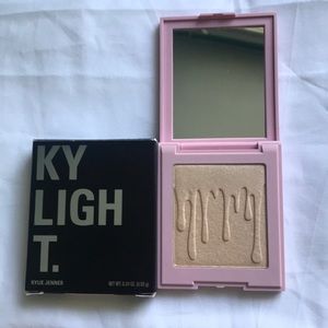 Kylie Cosmetics Kylight